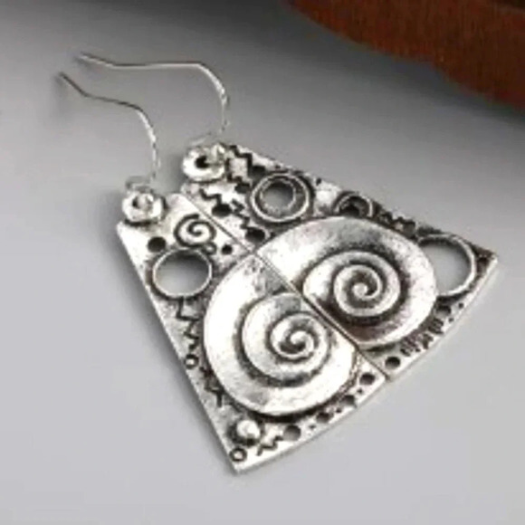 925 Silver Plated Spiral Dangle Earrings - Intricately Carved Geometric Patterns - Picture 2 of 5